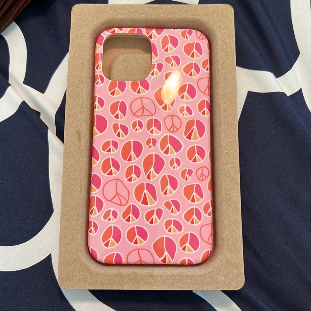 Casely brand new pink peace sign phone case